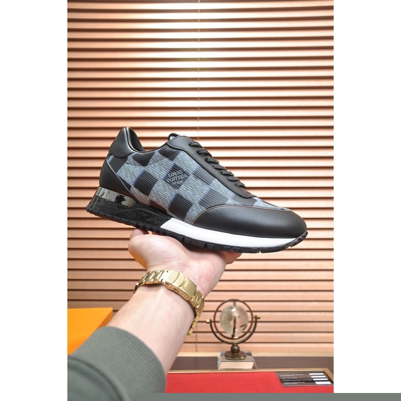 l**is V*t*n sneakers